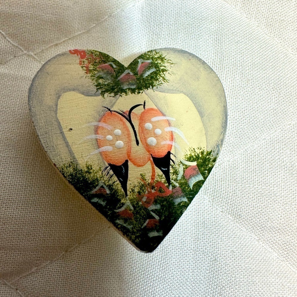 Vintage Wooden Heart Shaped Brooch Pin - Picture 1 of 3